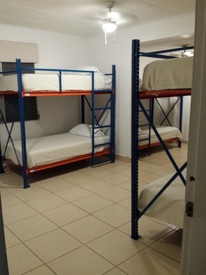 Hostal Aqui Me Quedo サン・ペドロ・スーラ エクステリア 写真